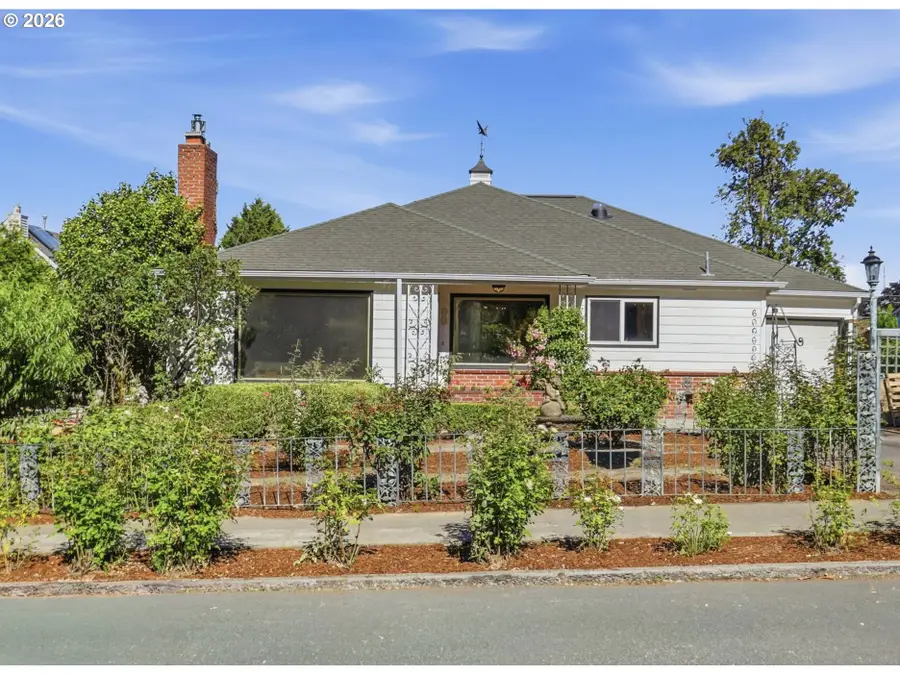 6010 S Corbett Ave, Portland, OR 97239 - #3