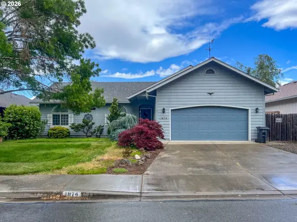 1874 SW Topaz Ln, GrantsPass, OR 97526