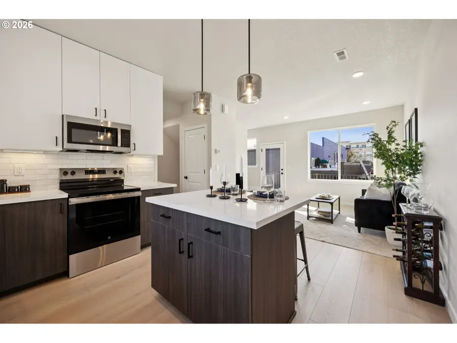 1731 SE Clatsop St, Portland, OR 97202 - #3