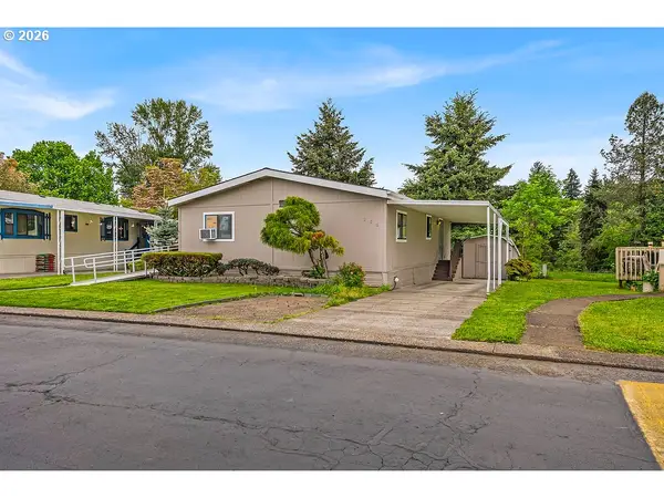 12450 SW Fischer Rd #216, Tigard, OR 97224