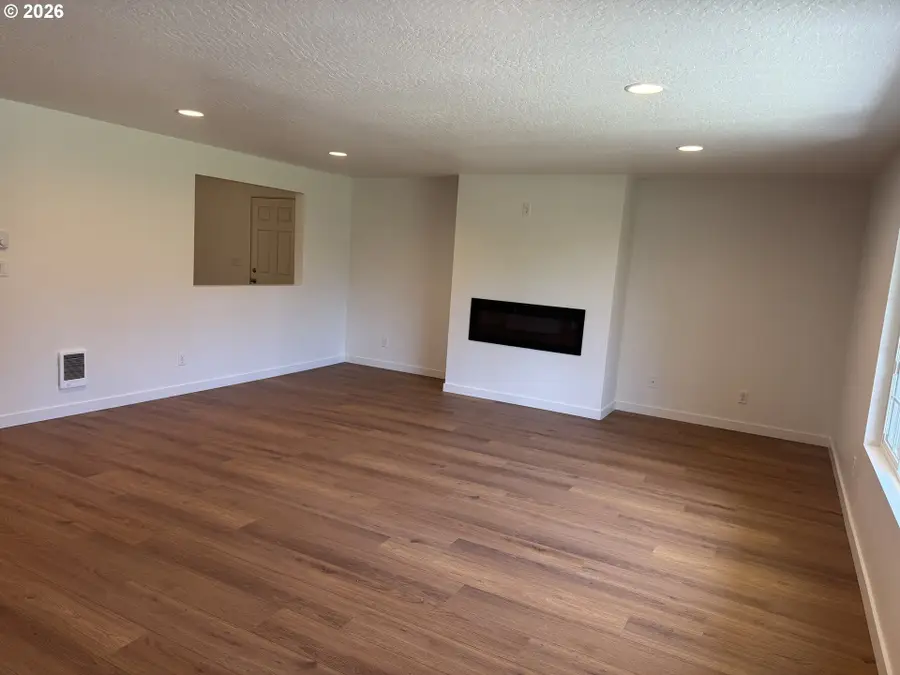 25647 Jeans Rd, Veneta, OR 97487 - #3