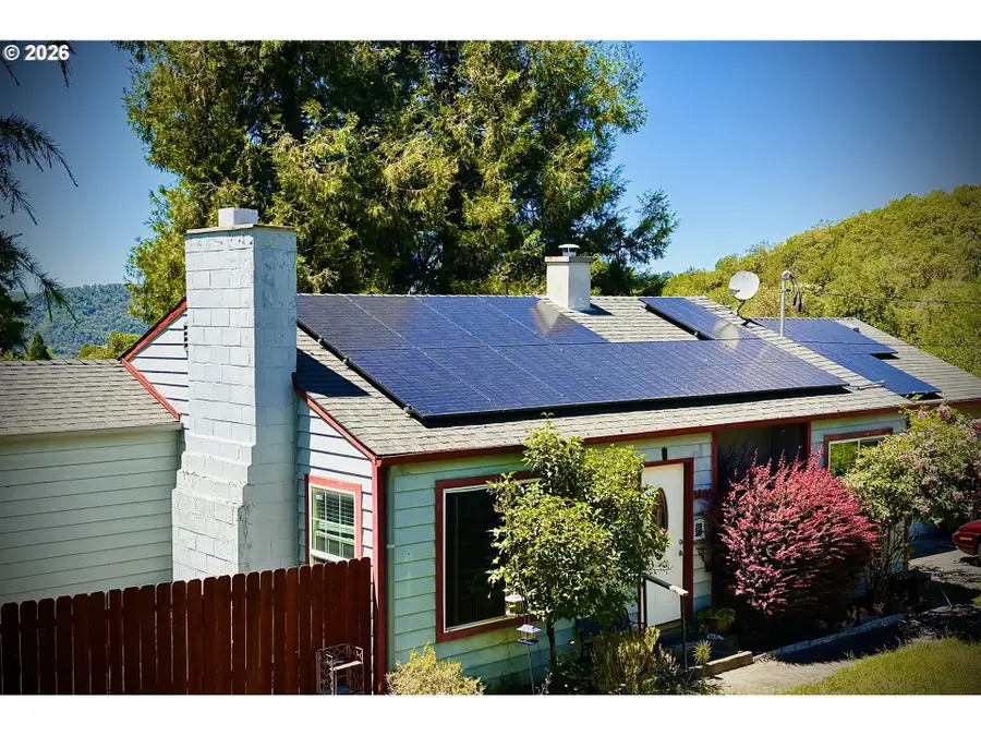 1620 NE Winter St, Roseburg, OR 97470 - #2