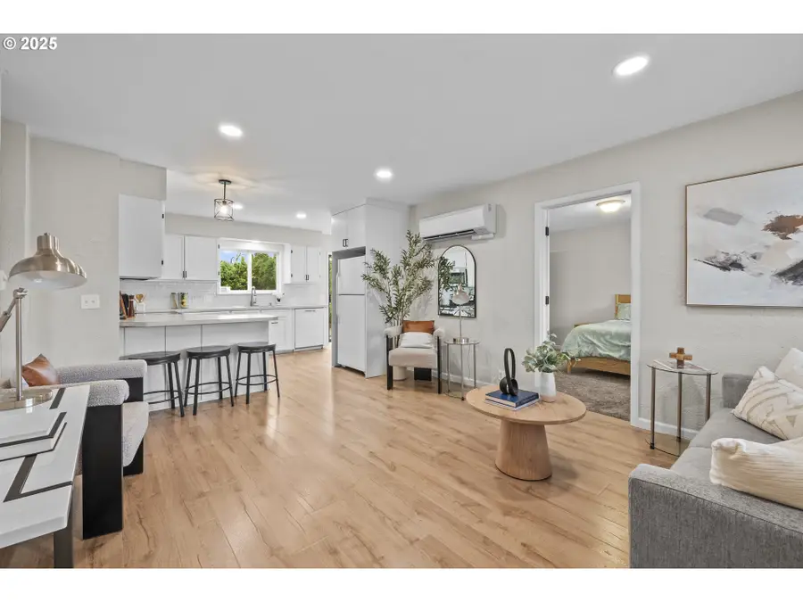 547 Fir St, Woodburn, OR 97071 - Image #3