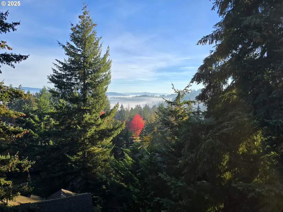 3343 Bentley Ave, Eugene, OR 97405 - Image #2