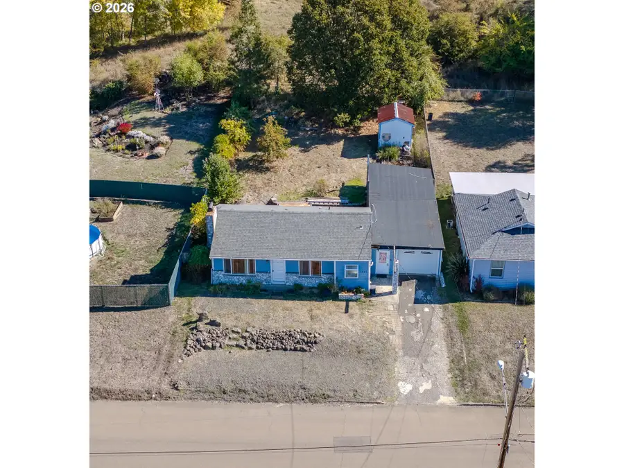 1661 NE Winter St, Roseburg, OR 97470 - #3