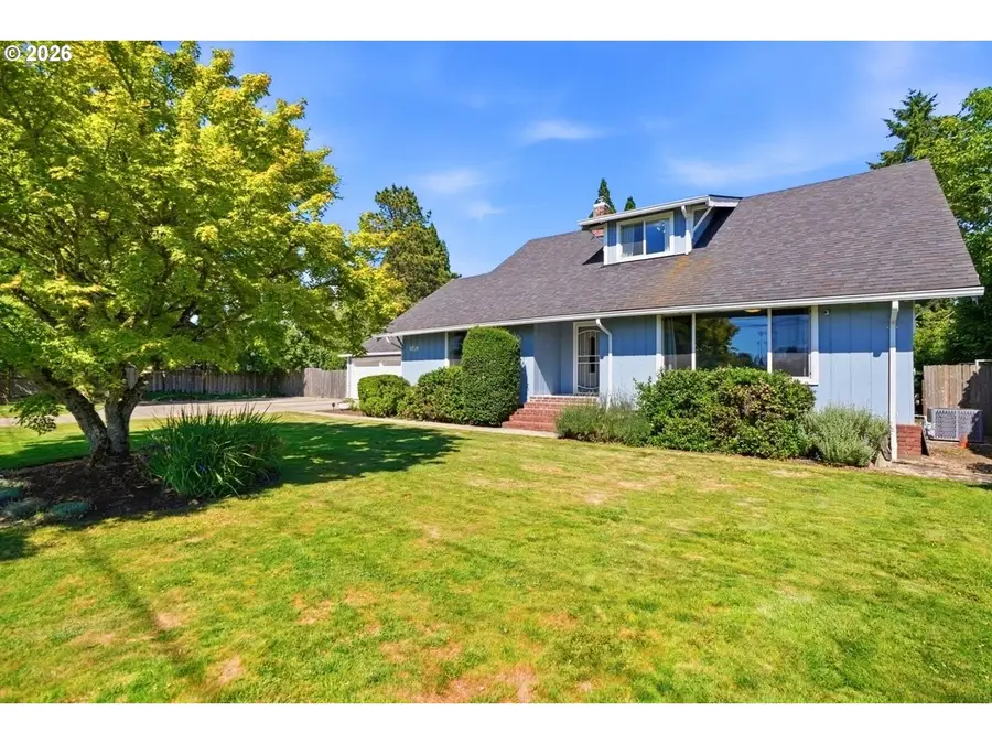 1582 SE Davis St, McMinnville, OR 97128 - #3