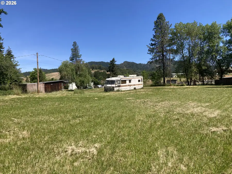 250 Reston Rd, Roseburg, OR 97471 - #2
