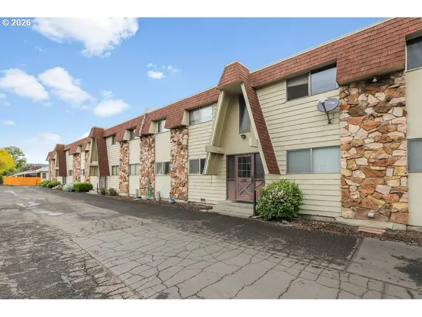 1622 E 9th St #12, TheDalles, OR 97058