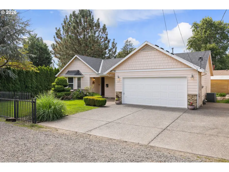 217 SE 90th Ave, Portland, OR 97216 - #2