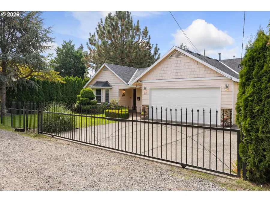 217 SE 90th Ave, Portland, OR 97216 - #3