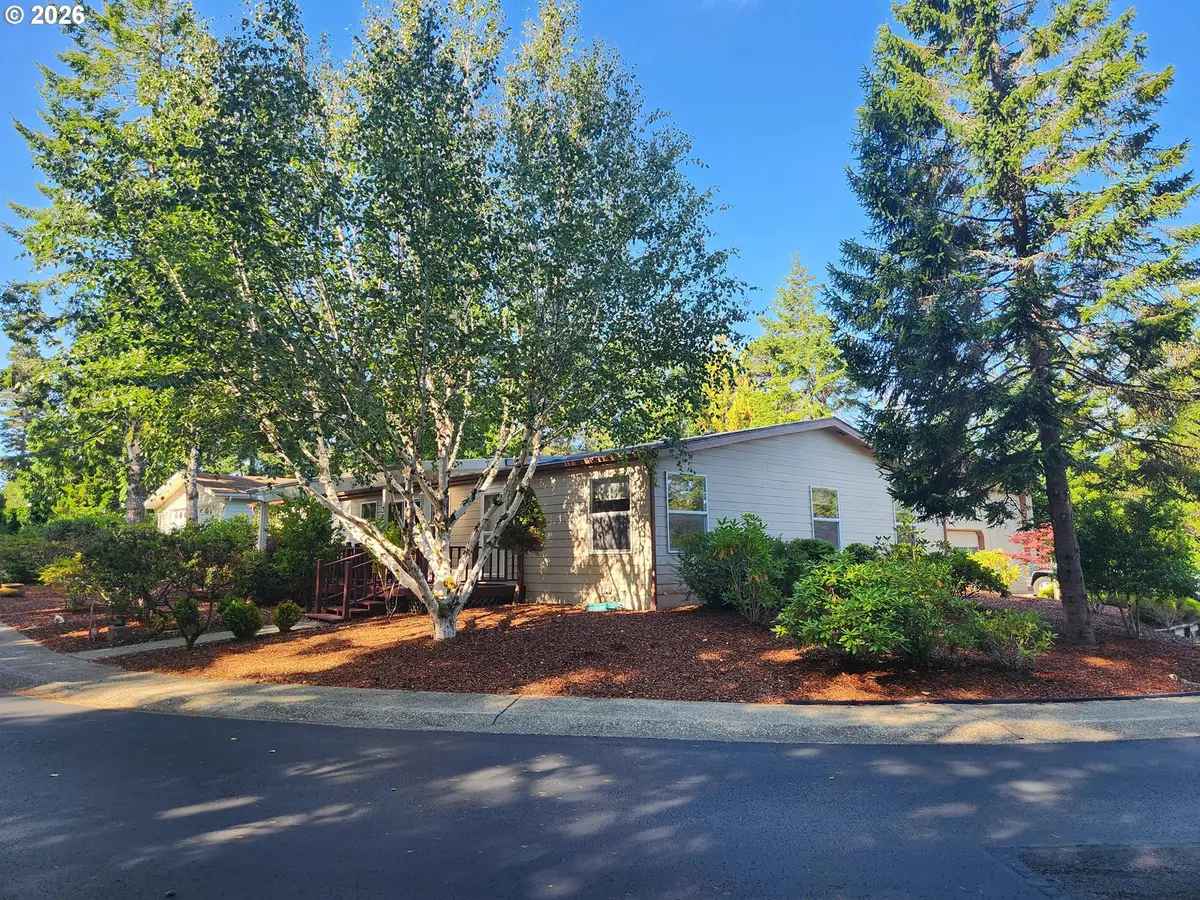 327 Southridge Dr, Florence, OR 97439 - #1