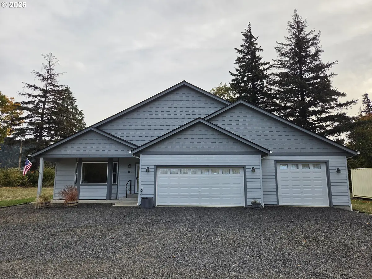 404 Hot Springs Ave, Carson, WA 98610 - #1