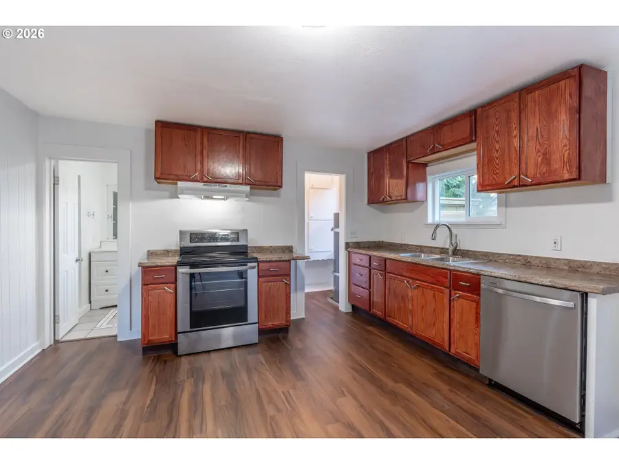 903 S 3rd Ave, Kelso, WA 98626 - #3