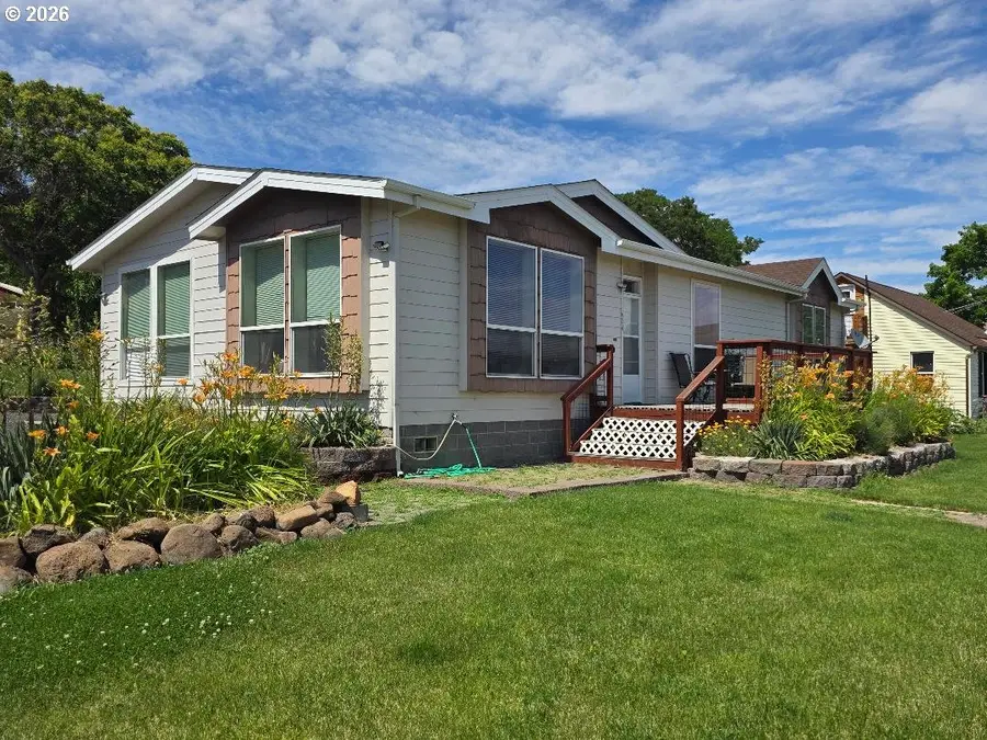 624 Dufur Ave, Maupin, OR 97037 - Image #2