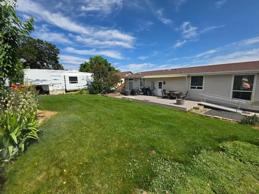 624 Dufur Ave, Maupin, OR 97037 - Image #3