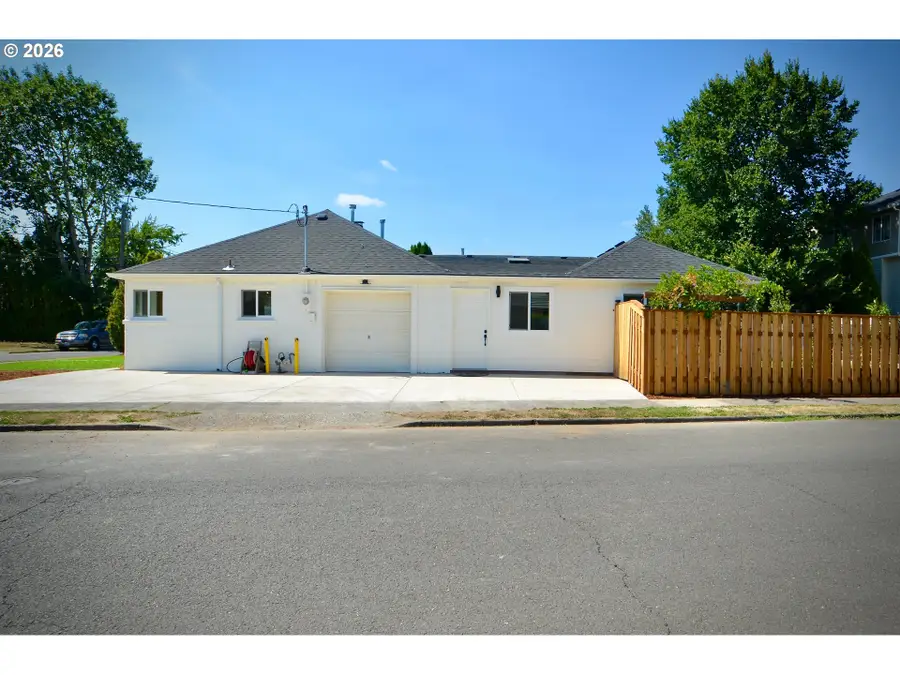 12305 SW 7th St, Beaverton, OR 97005 - #2