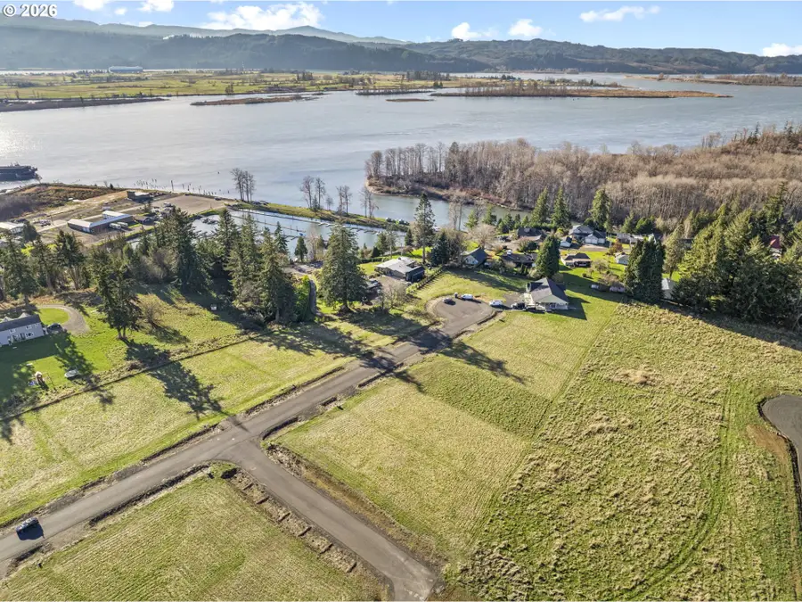 45 Sunnyfield Dr, Cathlamet, WA 98612 - #2