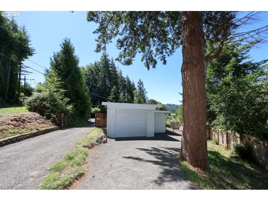 625 Royal Dr, Lakeside, OR 97449 - #3