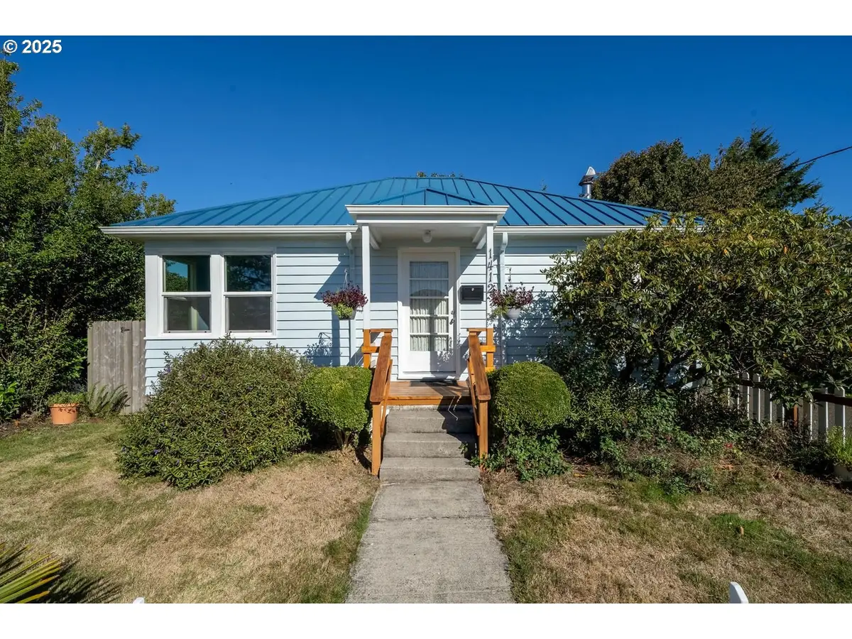 1412 9th St, Tillamook, OR 97141 - Image #1