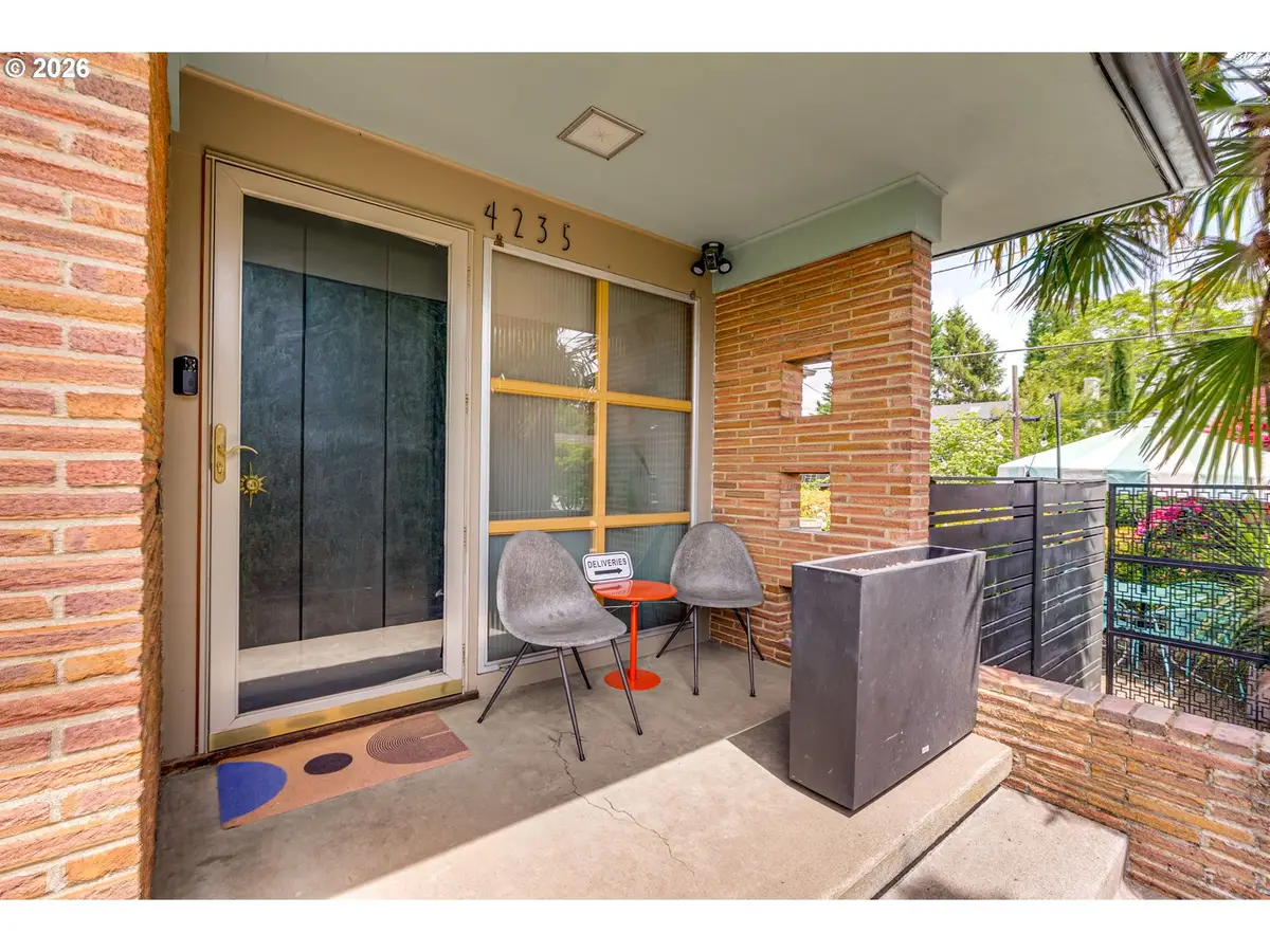 4235 SE Woodward St, Portland, OR 97206 - #1
