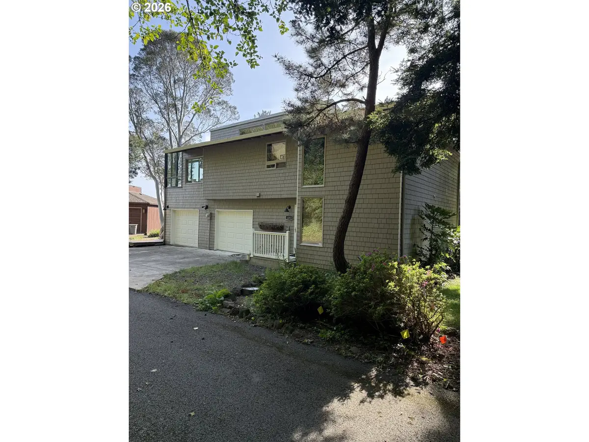 1253 NE East Lagoon Dr, Lincoln City, OR 97367 - #1