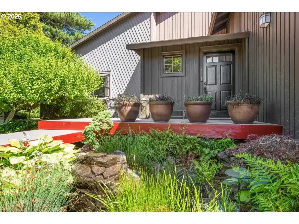11828 SE Knee Ct, HappyValley, OR 97086