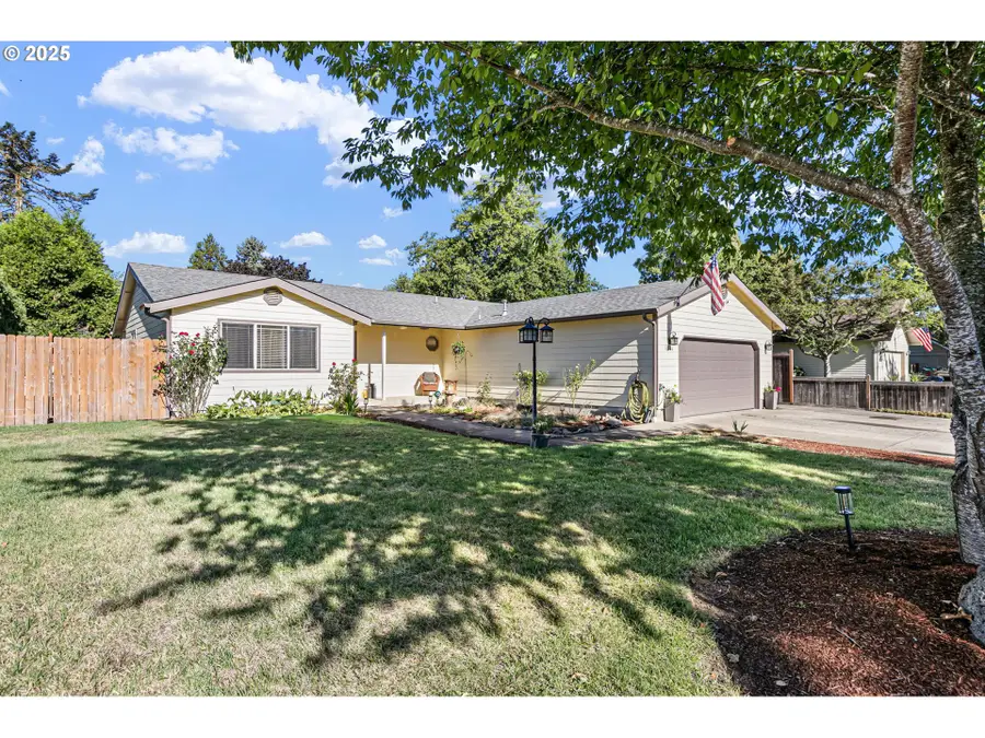 1011 Rose St, Junction City, OR 97448 - Image #2