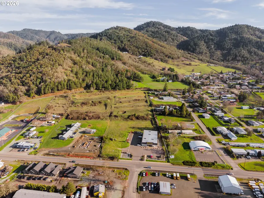 218 Paroz Ln, Tri City, OR 97457 - Image #3