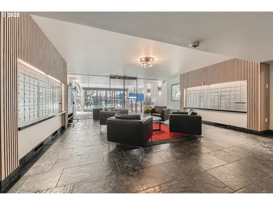 255 SW Harrison St #9D, Portland, OR 97201 - Image #2