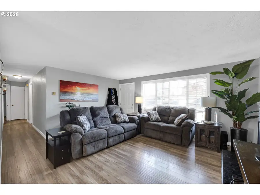 1756 10th St, Springfield, OR 97477 - Image #2