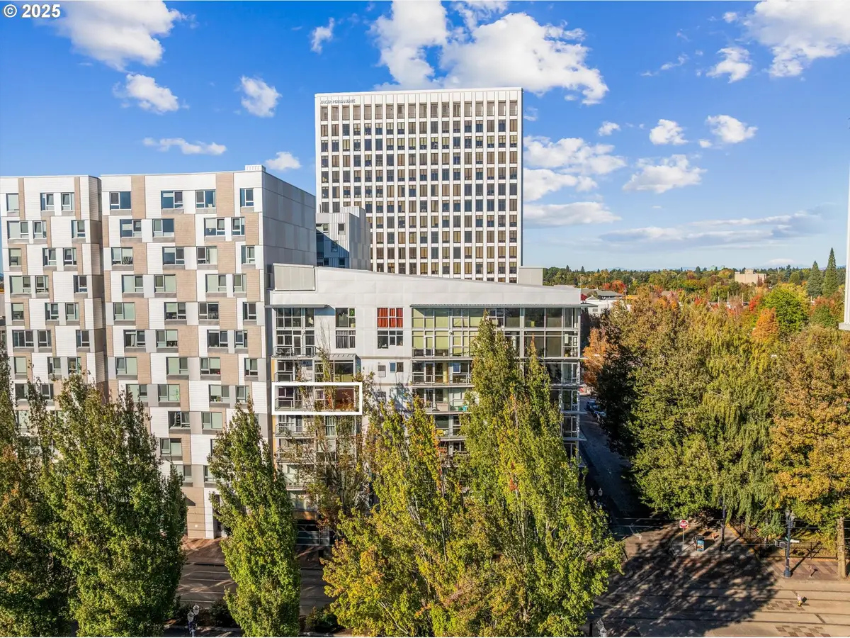 533 NE Holladay St #605, Portland, OR 97232 - Image #1