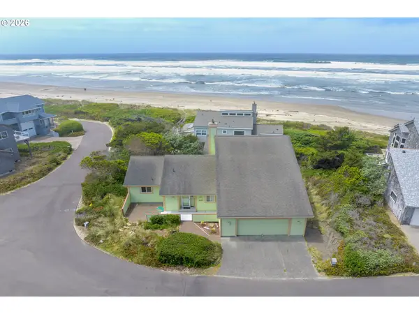 88878 Shoreline Dr, Florence, OR 97439
