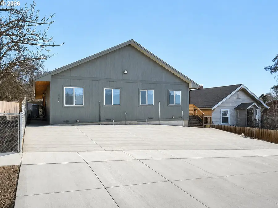 1433 Lakeview Ave, Klamath Falls, OR 97601 - #2