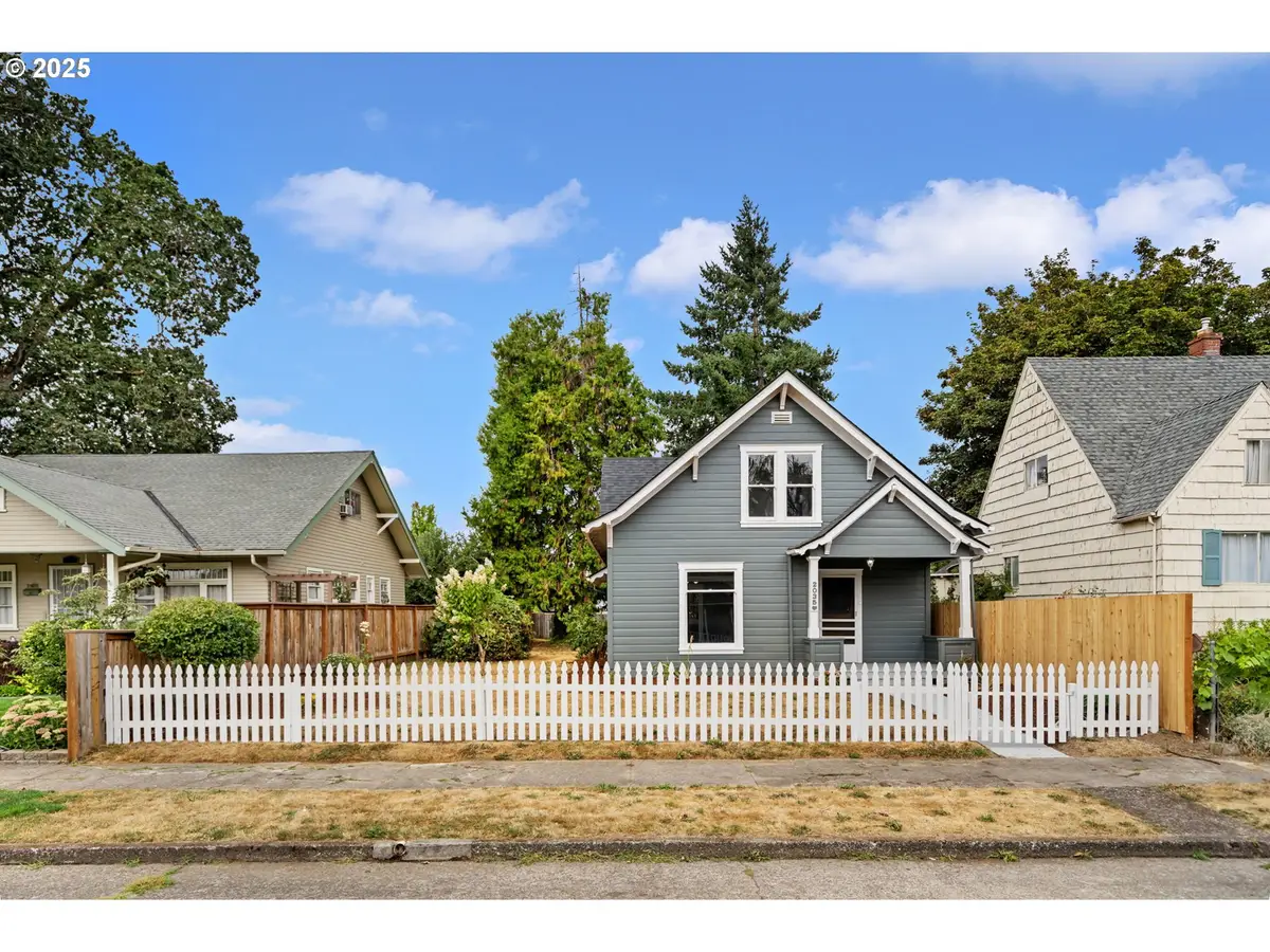 2035 4th St, Salem, OR 97301 - Image #1