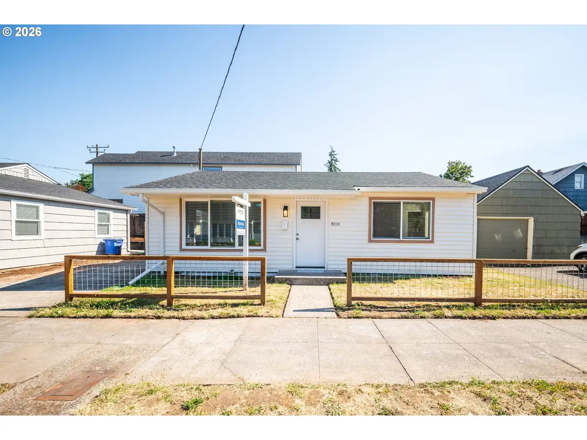 8016 NE Fremont St, Portland, OR 97213 - #1