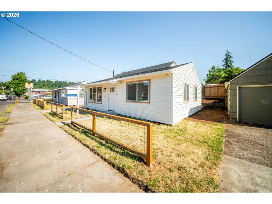 8016 NE Fremont St, Portland, OR 97213 - #2