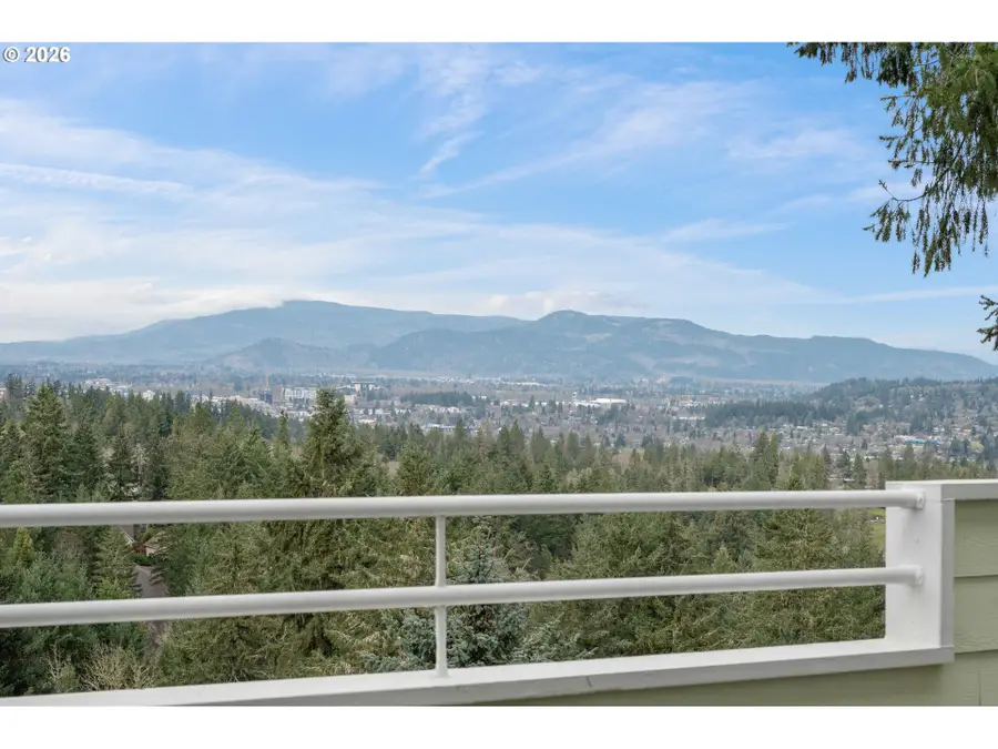 653 Brookside Dr, Eugene, OR 97405 - #2