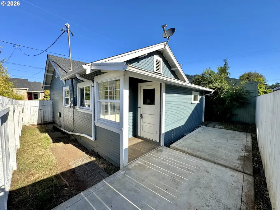508 S 7th St, Coos Bay, OR 97420 - #2