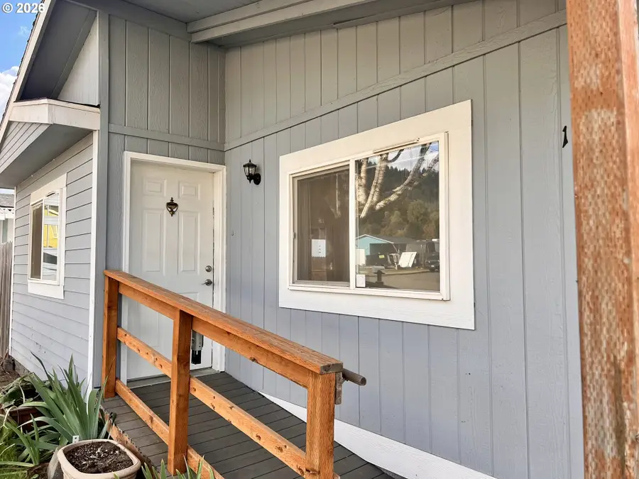 1286 S 59th St, Springfield, OR 97478 - #2