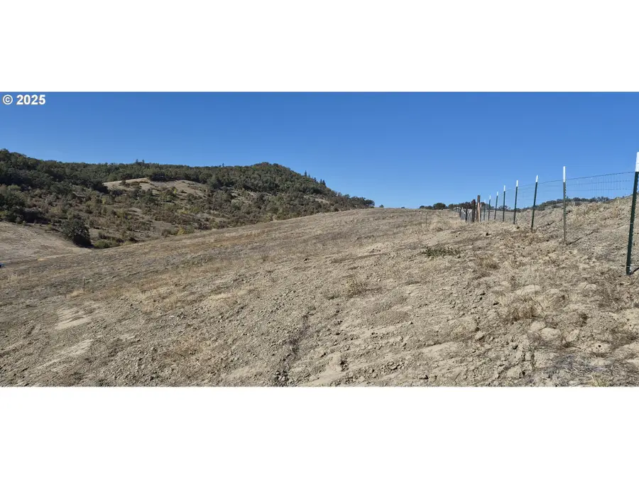 523 Ladybug Ln, Roseburg, OR 97470 - Image #3