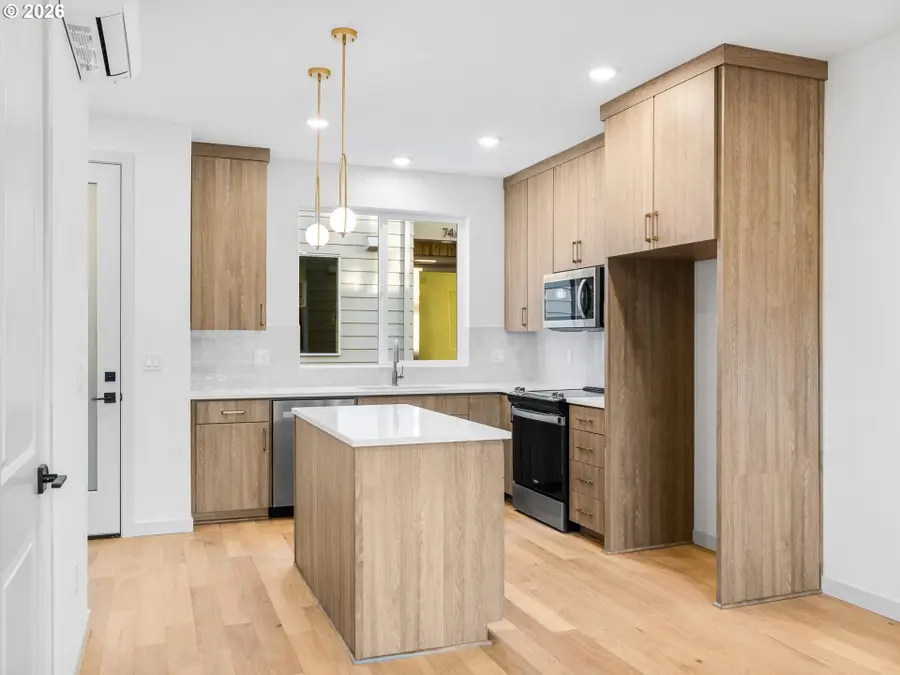 7452 SE Tolman St, Portland, OR 97213 - #3