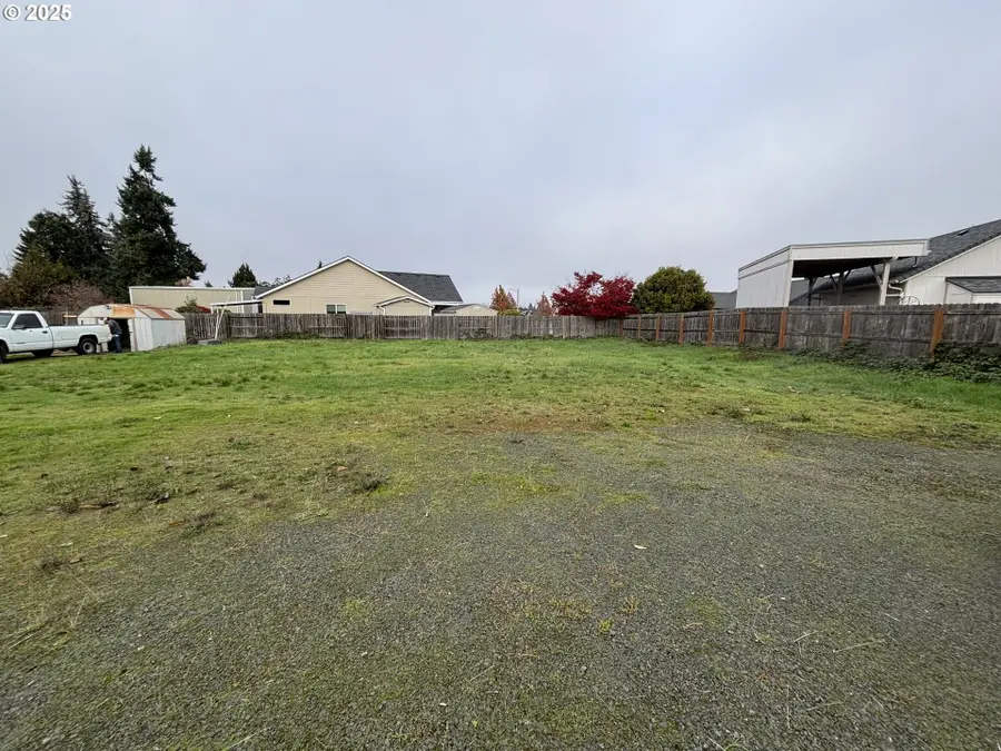 780 Q St, Springfield, OR 97477 - Image #2