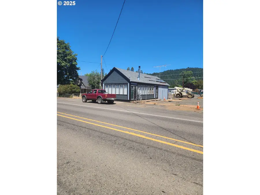434 S Cedar St, Drain, OR 97435 - Image #3