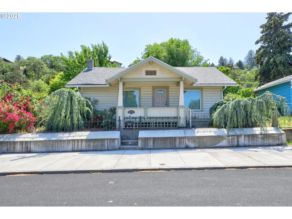 318 E 13th St, The Dalles, OR 97058 - #1