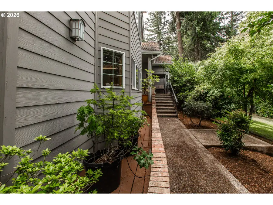 2660 Bowmont Dr, Eugene, OR 97405 - #2