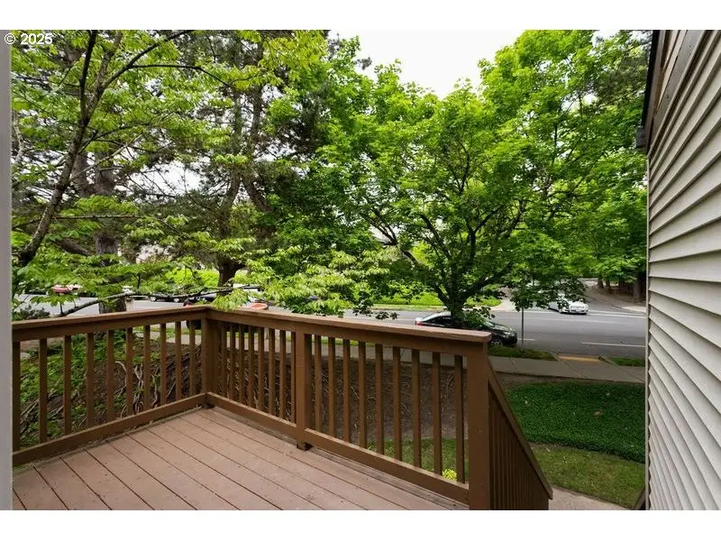 12062 SW Conestoga Dr, Beaverton, OR 97008 - Image #3