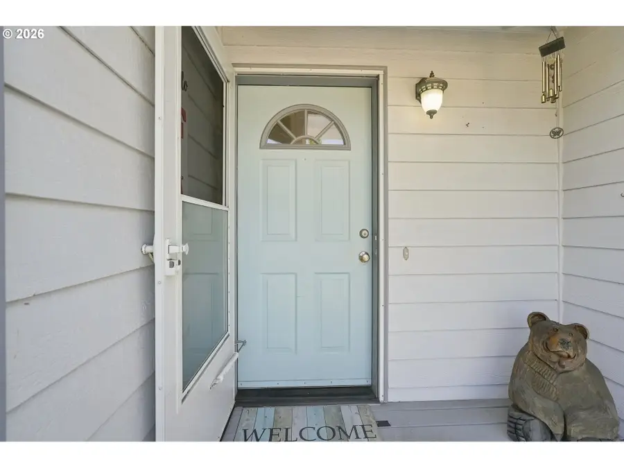 723 71st St, Springfield, OR 97478 - #2
