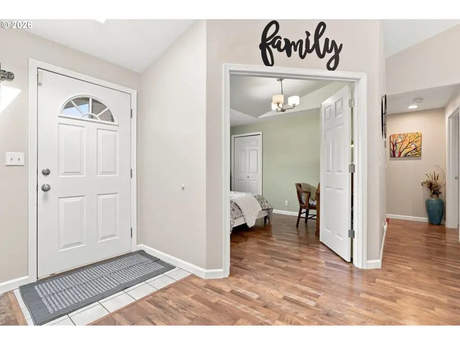 723 71st St, Springfield, OR 97478 - #3