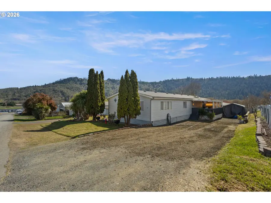 771 SE Hall St, Winston, OR 97496 - #2