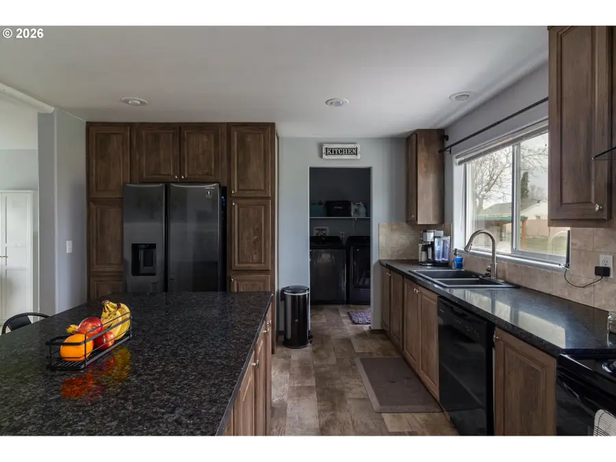 240 NW Jewell Ct, Irrigon, OR 97844 - #2